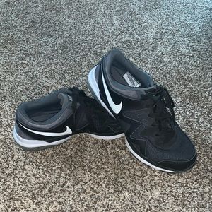 Nike tennis shoes